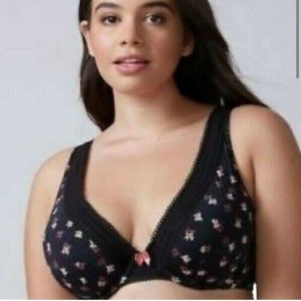 Cacique Bra 42D Triangle Smooth Lightly Lined Balconette Underwire Adjustable